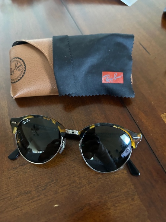 Rayban Accessories - Rayban sunglasses